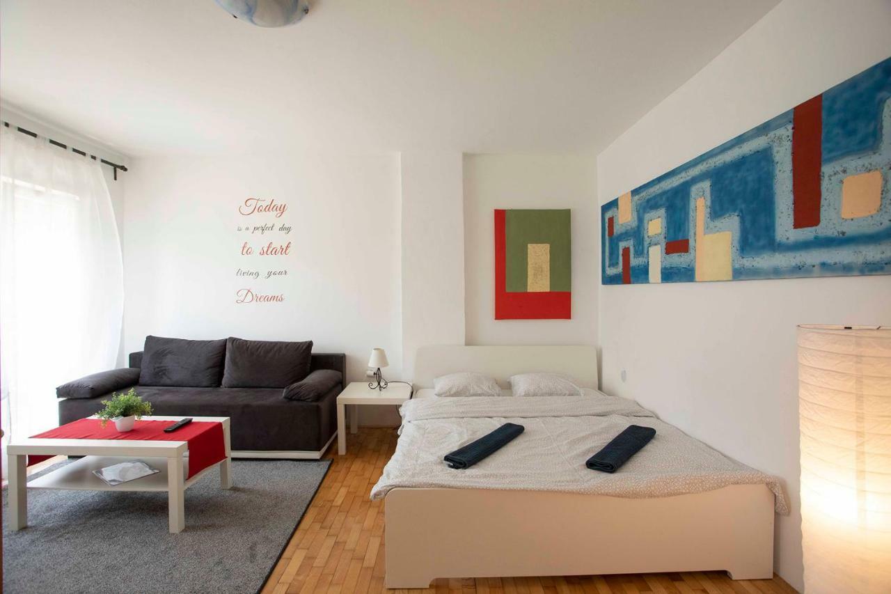 Studio Apartman Natali Zagreb Buitenkant foto